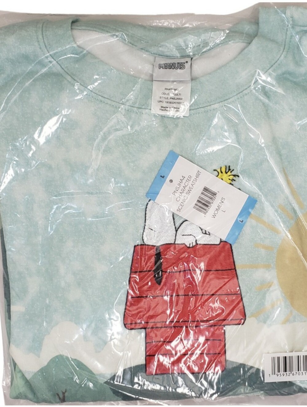 Character Women's Scenic Sweatshirt Snoopy NWT